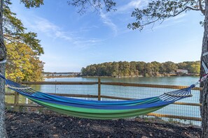 Lounge in the hammock