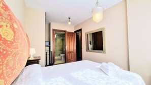Shower,Bathroom,Photo of the whole room