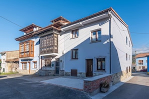 Property building,Facade/entrance