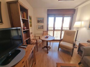 Living room,Dining area
