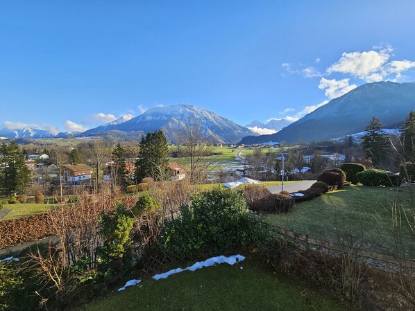 Ferienwohnung 55qm mit Südbalkon/Bergblick, max. 5 Personen-Aussicht vom Balkon WZ und SZ Südost