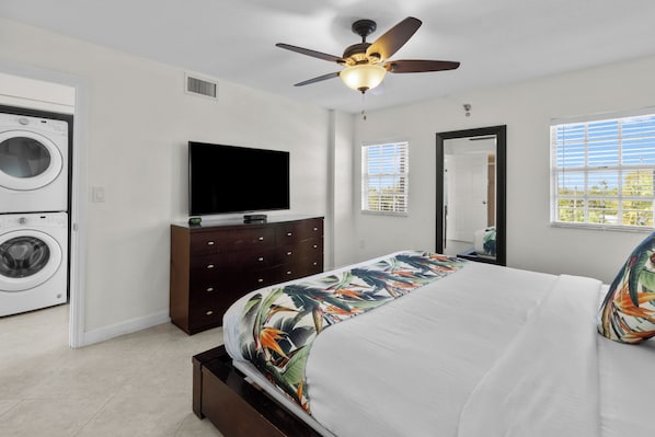 Unit with 1 King bed