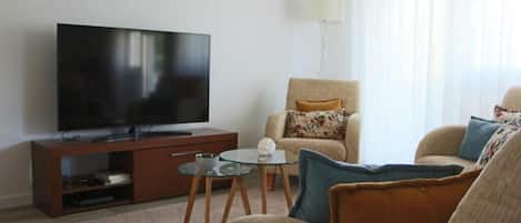 Sala de estar com TV 