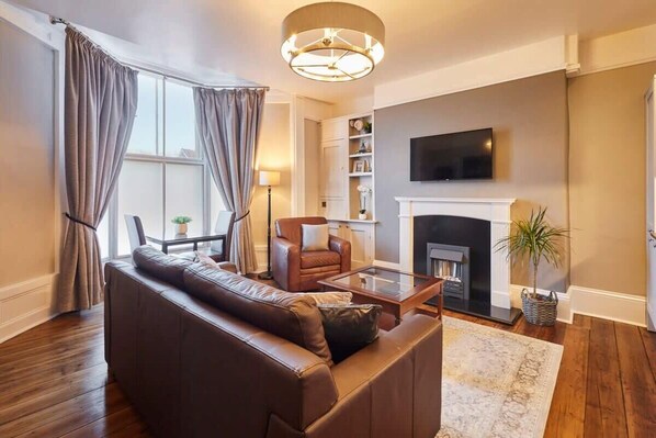 Endeavour Sails, Whitby - Host & Stay