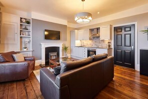 Endeavour Sails, Whitby - Host & Stay