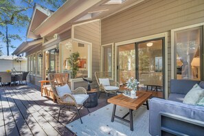 Plenty of relaxing outdoor space