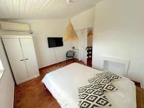 Bedroom with sea view