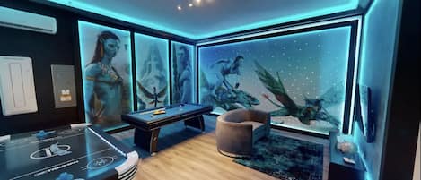 AMAZING AVATAR GAME ROOM with games and TV