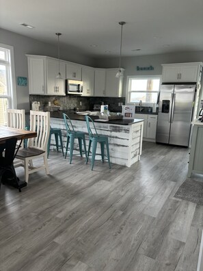 Large open fully stocked kitchen!