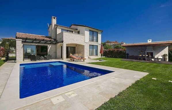 pool