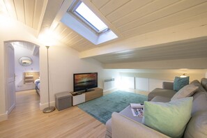 Lounge with window