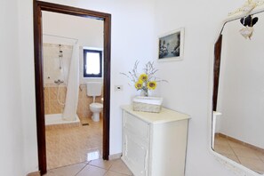 The hall in front of the bathroom