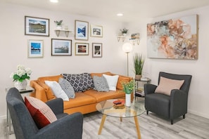Well decorated living room.