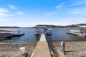 Make the most of your waterfront getaway with easy access to our boat slip