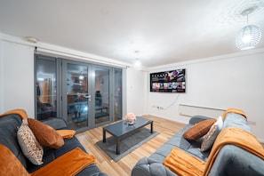 Living Room / Lounge