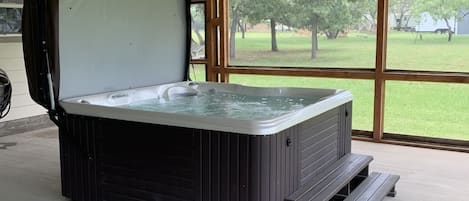 Bain à remous intérieur