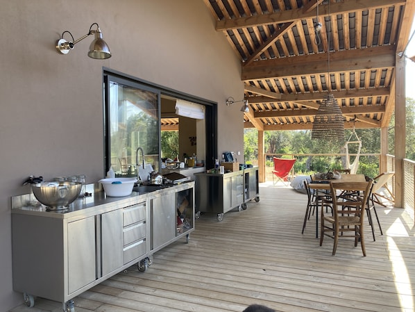 Outdoor dining