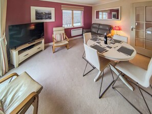 Living room/dining room | Marram at the Viking, Seahouses