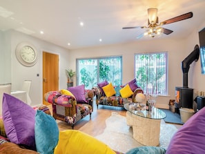 Living area | Merriman Lodge, Glastonbury