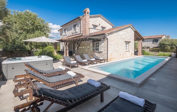 pool