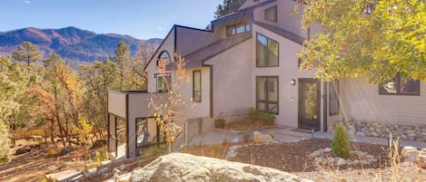 Durango Vacation Rental | 2BR + Loft | 3BA | 2,000 Sq Ft | 2 Steps to Enter