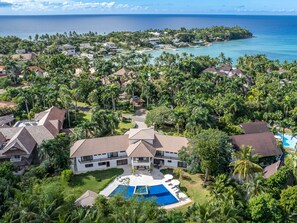 Ideally located, the house is only a few meters from the sea.