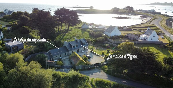 vue du ciel de la maison d'Ulysse et du refuge des argonautes