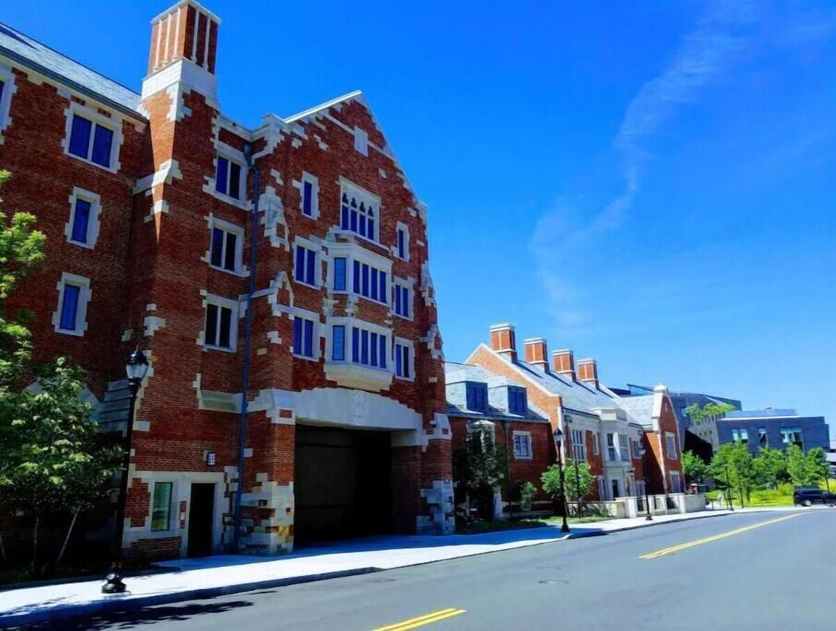 Private Apartment Near Yale and Downtown