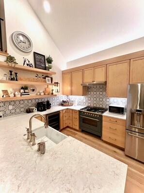 Kitchen (1)