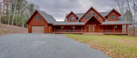 Windham Vacation Rental | 6BR | 5.5BA | 5 Stairs to Enter | 5,500