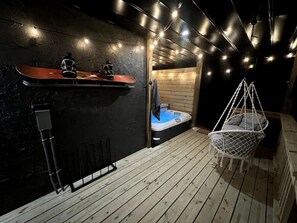 Indoor spa tub