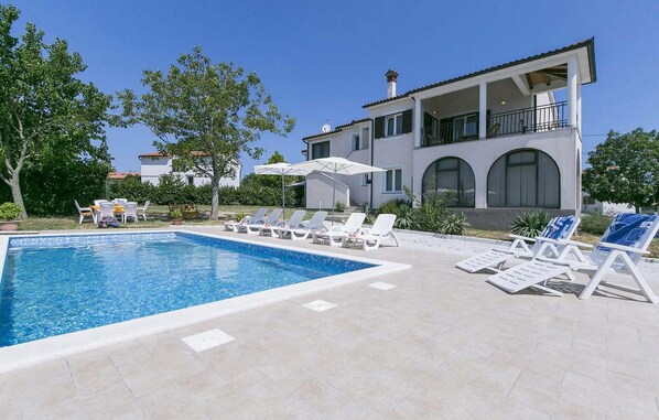 pool