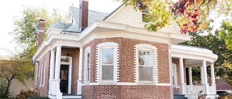 The Harrison-Huhn house is on the National Historic Register.