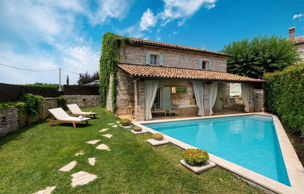 pool