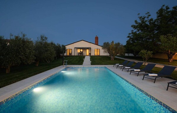 pool