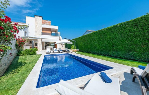 pool