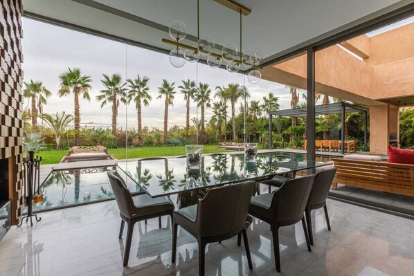 Outdoor dining