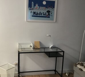 Mesa de trabajo para ordenador