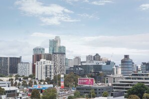 This apartment captures views over South Melbourne to Albert Park Lake, creating an ever-changing backdrop to your stay.