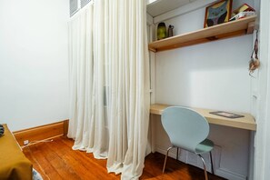 Dedicated laptop friendly bedroom workstations
