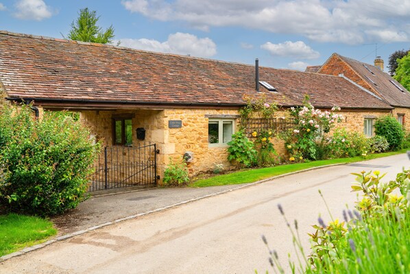 Cider Press Cottage- StayCotswold