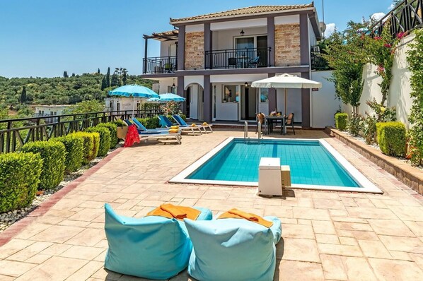Beautiful villa with private pool