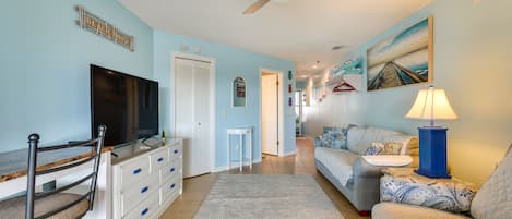 Panama City Beach Vacation Rental | Studio | 1BA | 623 Sq Ft