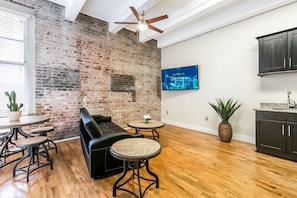 Living room/ Seating Area