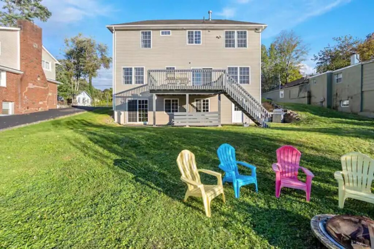 Waterfront Modern Home w/Fast Wifi & 400m from DT