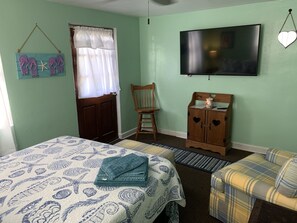 Bed, Bedroom, Furniture, Indoors, Screen