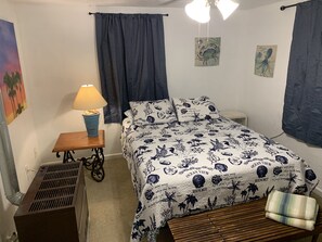 Lamp, Furniture, Bed, Bedroom, Indoors