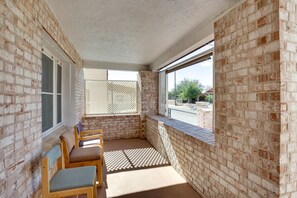 Covered Patio | ~3 Mi to El Paso International Airport