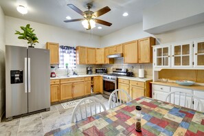 Kitchen | Free WiFi | Central A/C & Heat