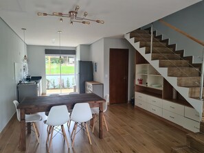 Seating area,Kitchen or kitchenette